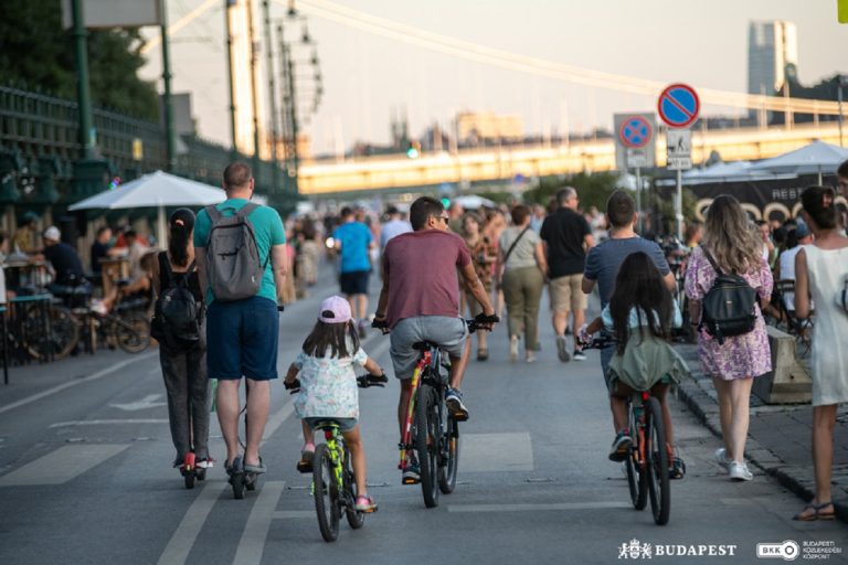 Megint megnyitják a hétvégére a Pesti alsó rakpartot