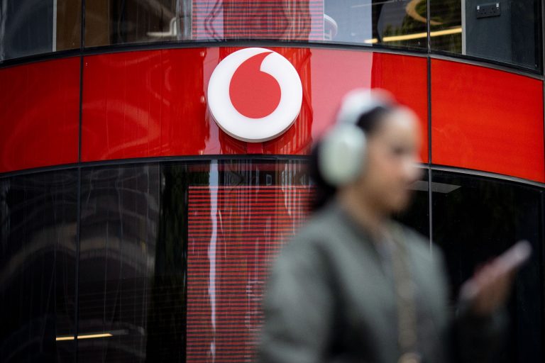 Csalók próbálnak bankkártya-adatokat lopni a Vodafone nevében