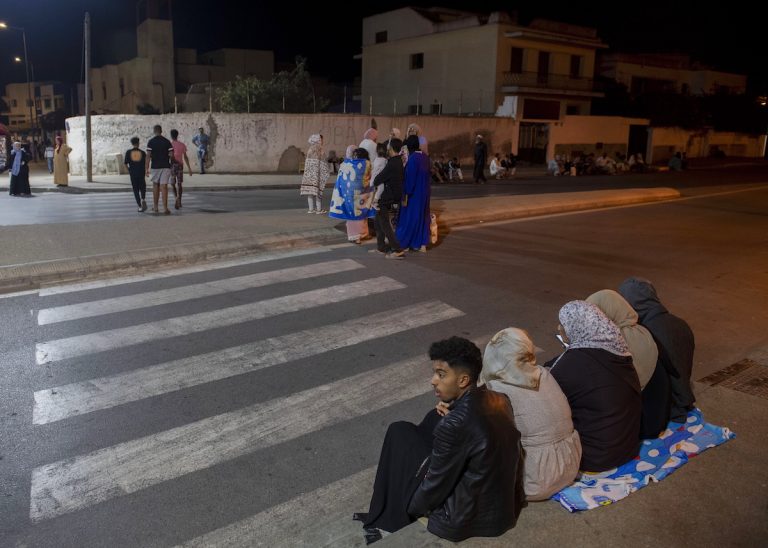 Már 800 fölött a marokkói földrengés halálos áldozatainak száma
