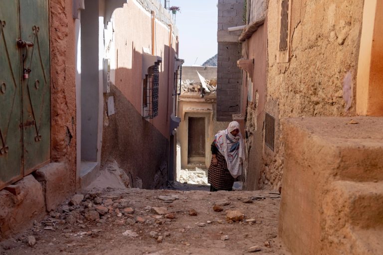 Már az ezret is átlépte a marokkói földrengés áldozatainak száma