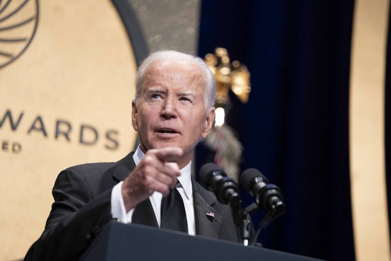 Joe Biden amerikai elnök új covid-oltást kapott