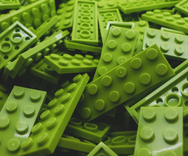 A Lego visszatáncolt, mégsem indul el a gyártás újrahasznosított anyagokból