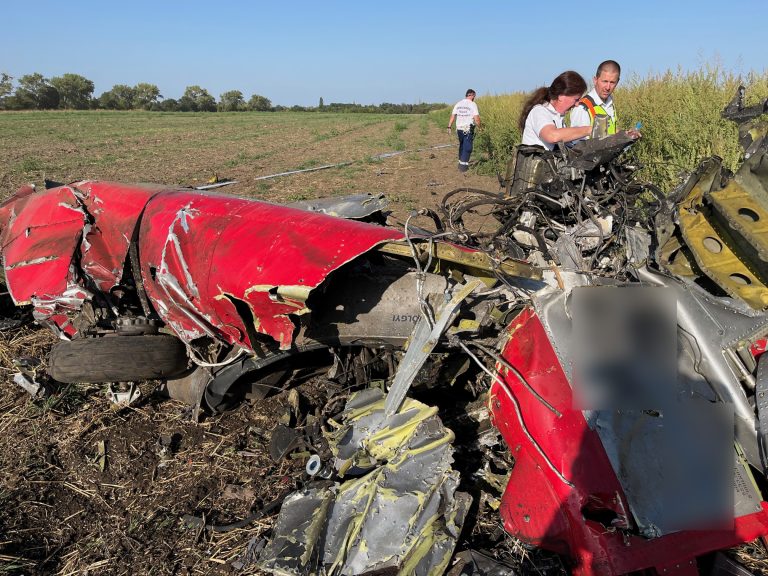 Két ember életét vesztette a börgöndi repülőnapon történt repülőgép-balesetben