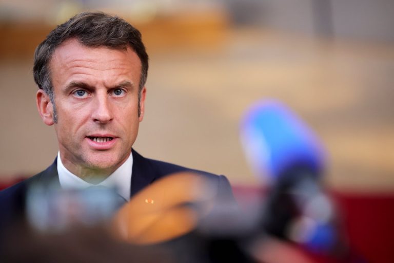 Emanuel Macron kijelentette, nem akar orosz zászlókat látni a párizsi olimpián