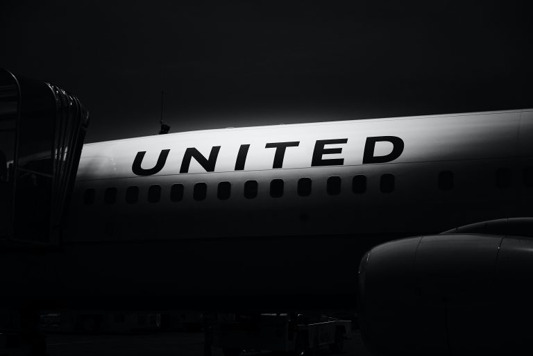 Technikai gondok miatt összes gépének felszállását leállította a United Airlines