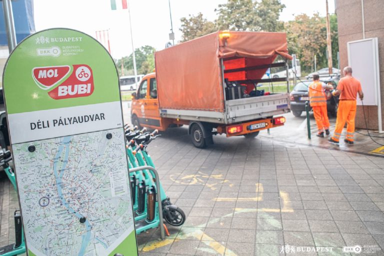 Nagytakarítás zajlott a Déli pályaudvarnál, tisztul Budapest