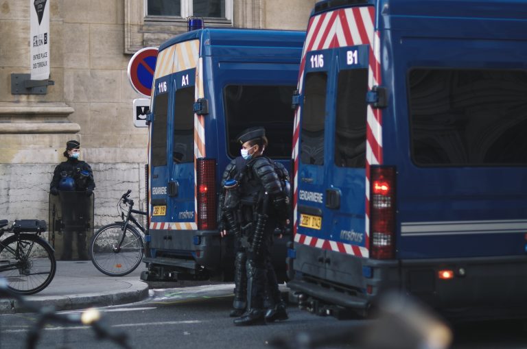 Rendőrautóval ütközött egy 16 éves motoros Franciaországban, nem élte túl