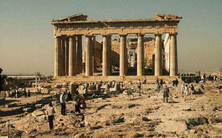 Velence után Athén vezetése is lépéseket tesz a turistaáradat ellen