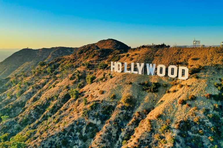 300-500 millió dolláros bevételkieséssel számol a hollywoodi sztrájk miatt a Warner