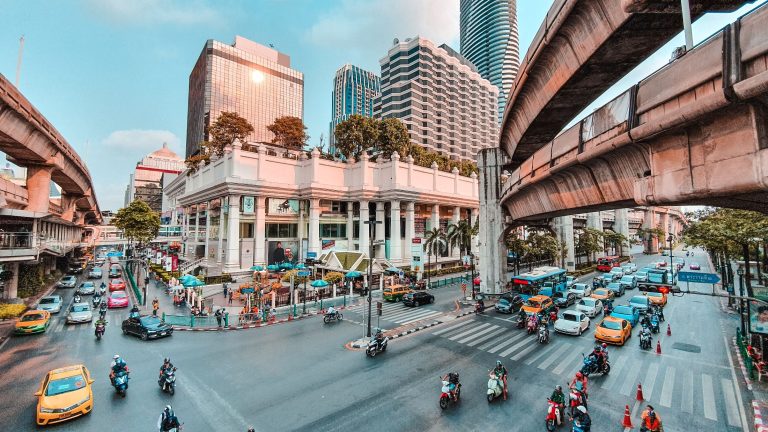 Lövések dördültek egy bevásárlóközpontban Thaiföld fővárosában, Bangkokban