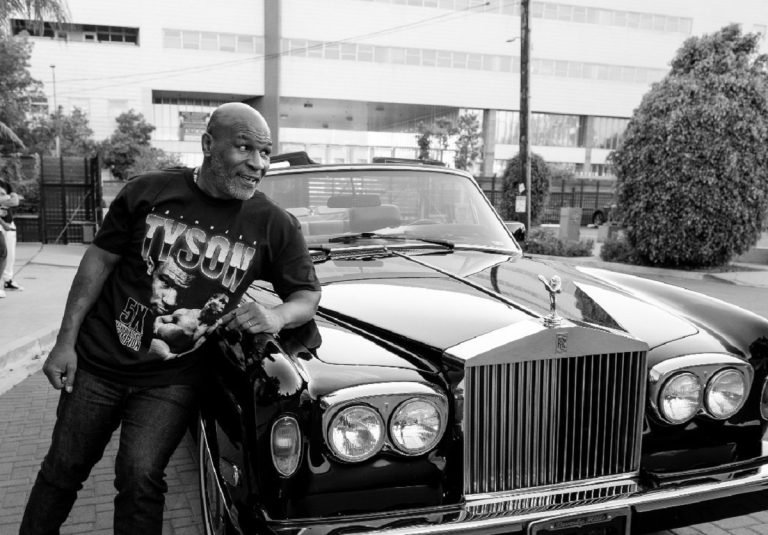 Mike Tyson 57 évesen is félelmetesen néz ki