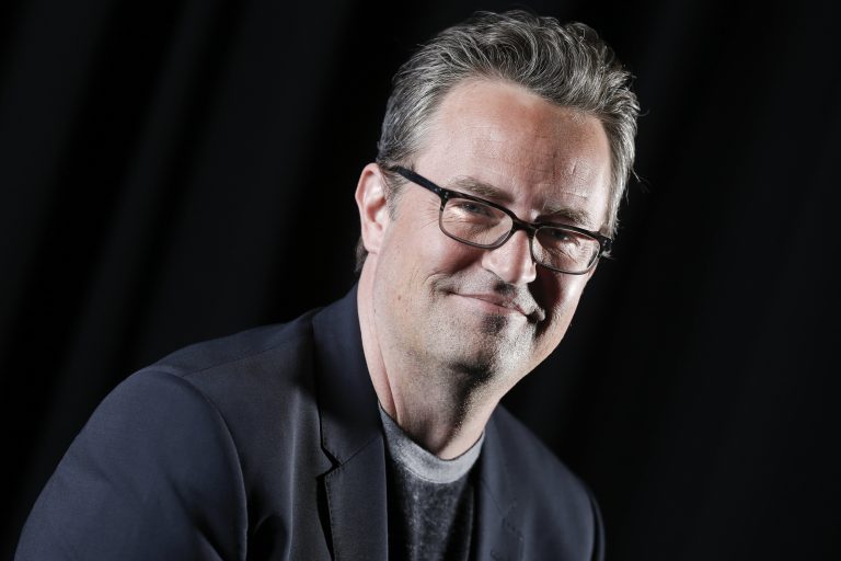 Még vizsgálják, mi okozta pontosan Matthew Perry halálát