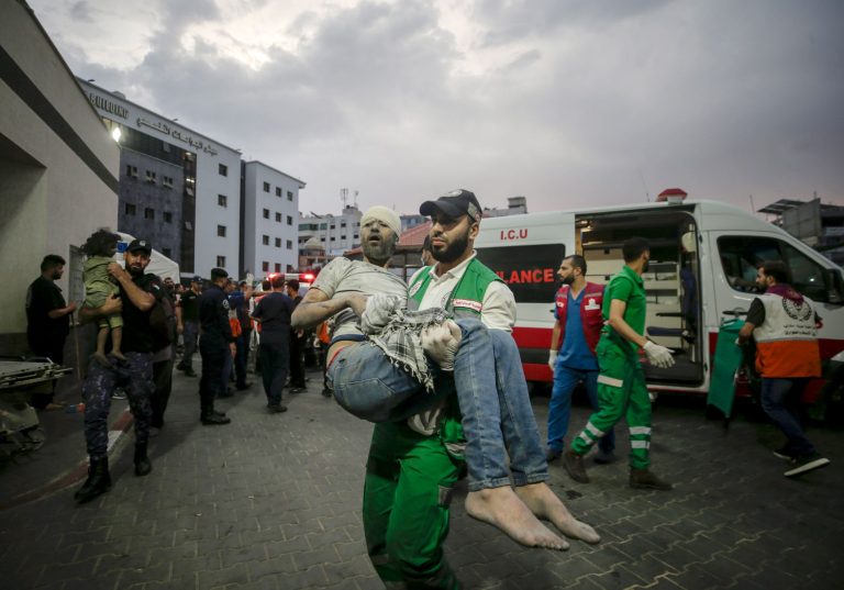 Az izraeli hadsereg úgy véli, a Hamász vezérkara a gázai Sifa kórház alatt rejtőzik