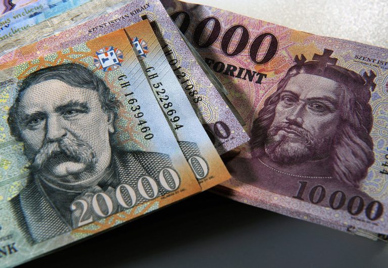 Erősödéssel zárta október első hetét a magyar valuta