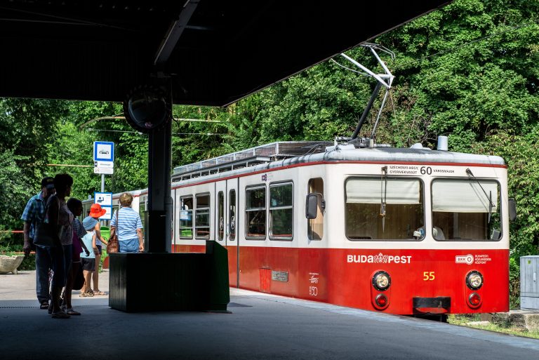 Csaknem másfél hónapra elköszönhetnek a budapestiek a fogaskerekűtől