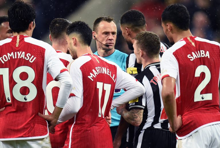 Elszenvedte első vereségét az Arsenal a bajnokságban, nyert a Newcastle