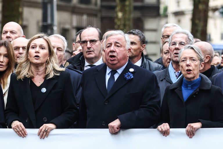 Több mint 180 ezer ember vonult utcára Franciaországban az antiszemitizmus ellen