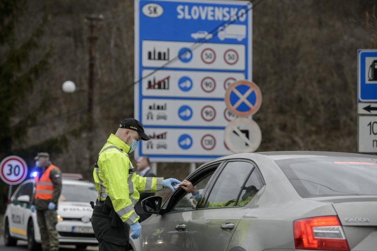 Szlovákia meghosszabbítja az ellenőrzést a magyar határon