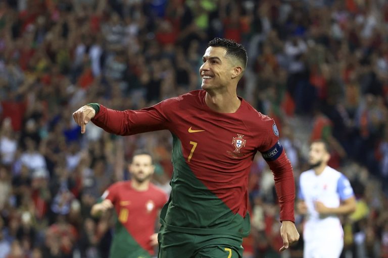 Ismét Messi-skandálással cukkolták a szurkolók, így reagált Ronaldo