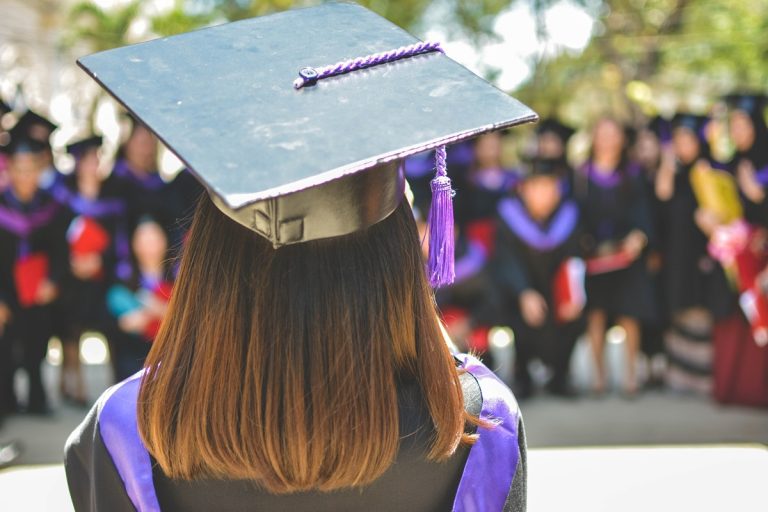 Lista: ezekkel a diplomákkal lehet a legtöbbet keresni az egyetem elvégzése után