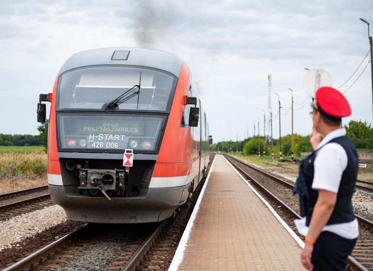 A MÁV is reagált a vasutasok bérkövetelésére, nem értenek egyet