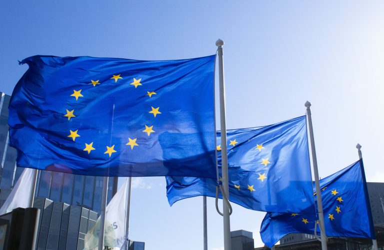 Két tagállam állna az uniós pénzek kifizetésének útjába