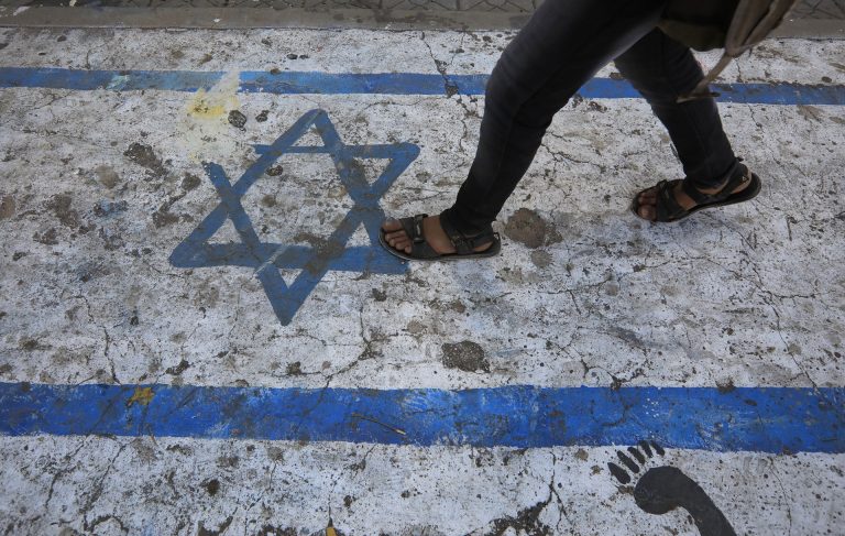 Izrael miniszterelnöke szerint a Hamász népirtást követ el