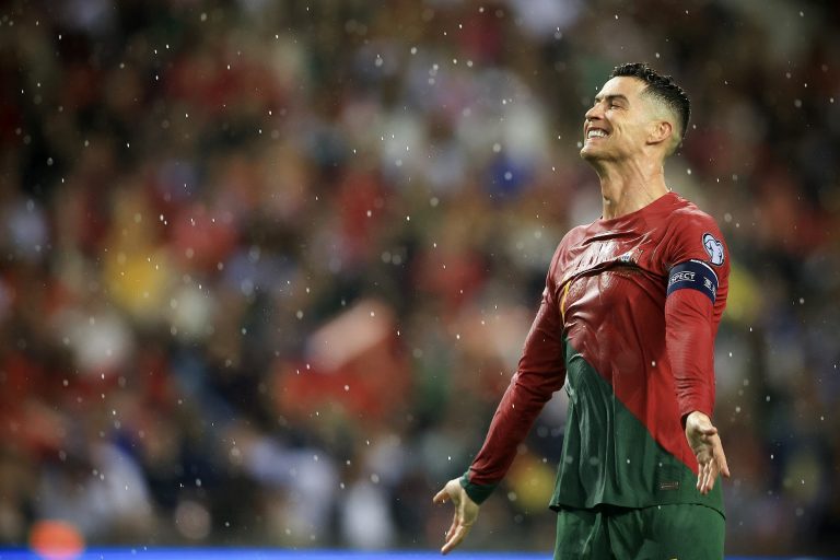 Ronaldo gyémántberakásos luxusórája csak úgy ragyogott szilveszterkor