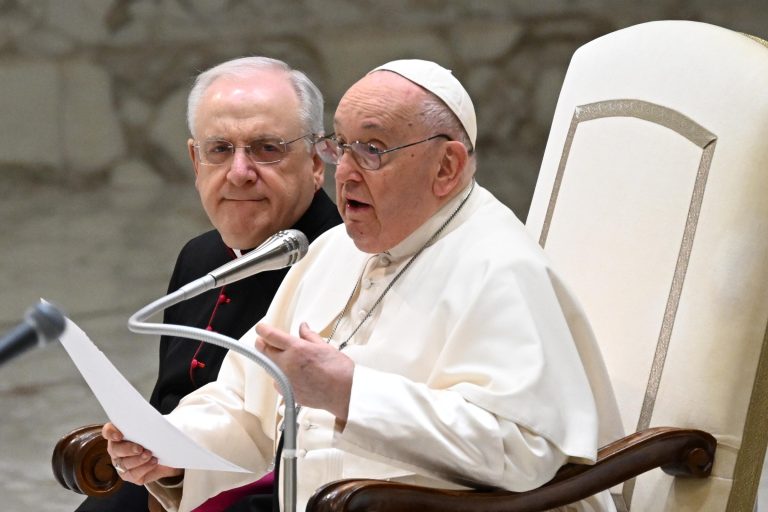 Ferenc pápa szerint a pornográfia tárgyként kezeli a másik embert