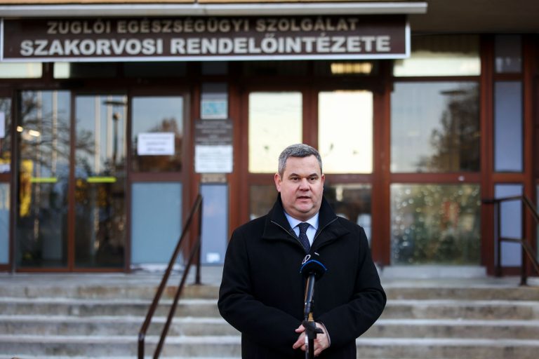 Takács Péter szerint 2024 az egészségügy „legoperatívabb éve lesz”