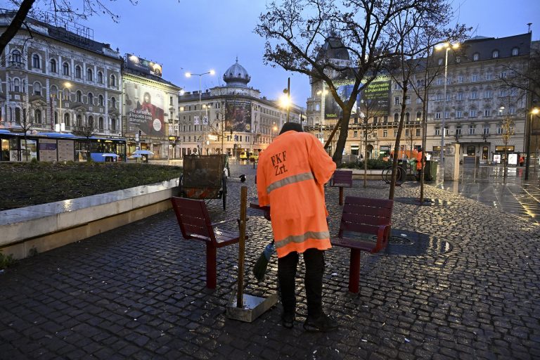 Tűzijáték csapódott be egy tízemeletes társasház hetedik emeleti lakásának ablakán