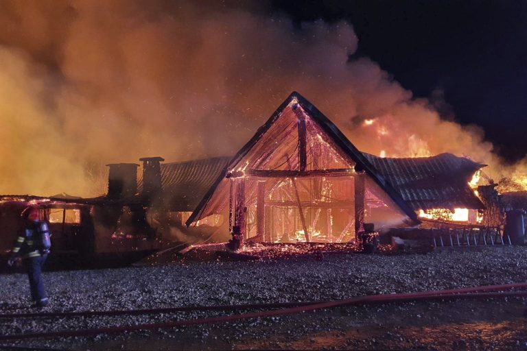 Tragédia Romániában: már őrizetben van a panzió tulajdonosa és ügyintézői