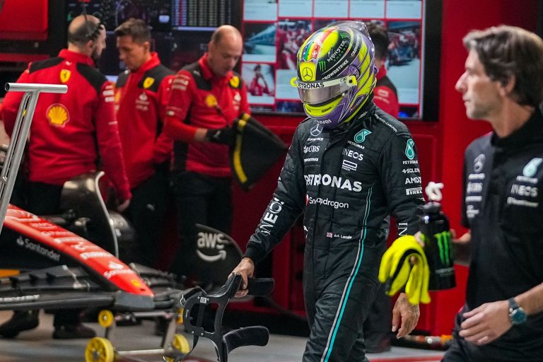 Lewis Hamilton Brazíliában lazul a nagy Ferrari-bejelentés után (fotók)