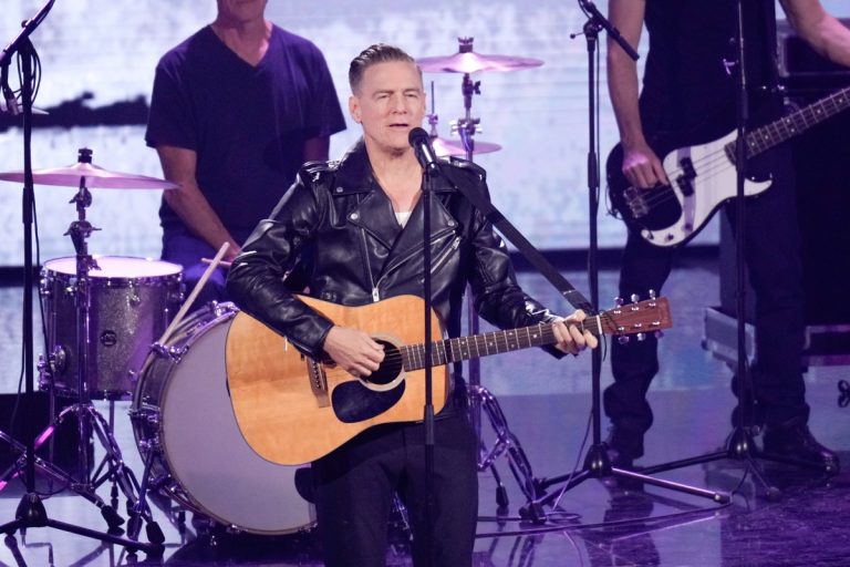 Októberben Budapesten koncertezik Bryan Adams