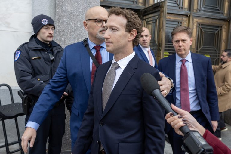 Mark Zuckerberg veszélyes hobbija miatt figyelmeztette befektetőit a Meta