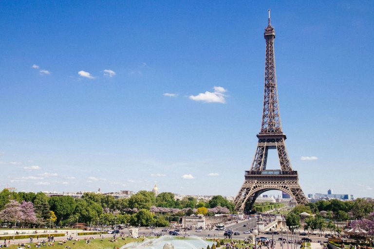 Az Eiffel-torony dolgozói hétfőn sztrájkba lépnek, látogatni sem lehet a nevezetességet