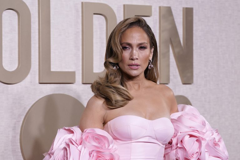 Jennifer Lopez ismét szintet lépett a megjelenésével (fotók)