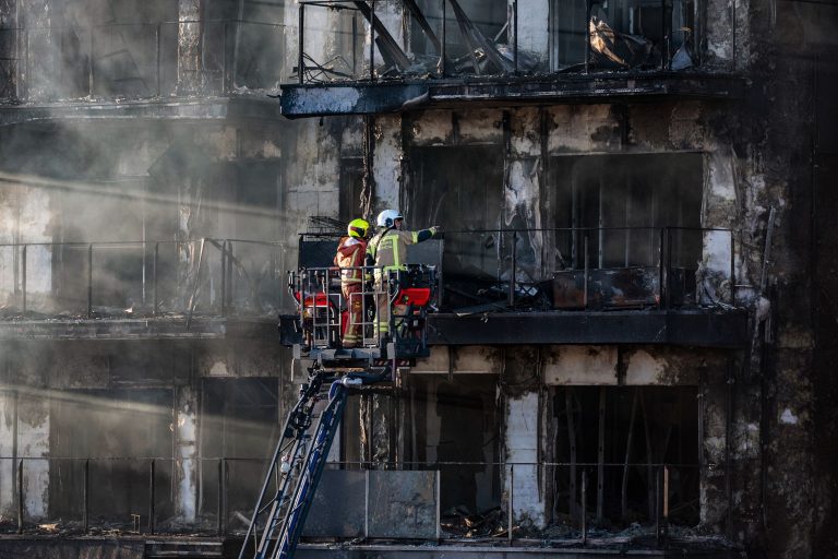 10-re emelkedett a spanyolországi tűzvész halálos áldozatainak száma