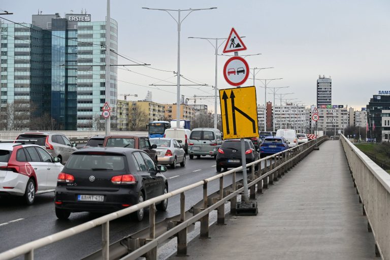 Megtörtént a vádemelés az Árpád hídon ittasan száguldozó sofőr ügyében