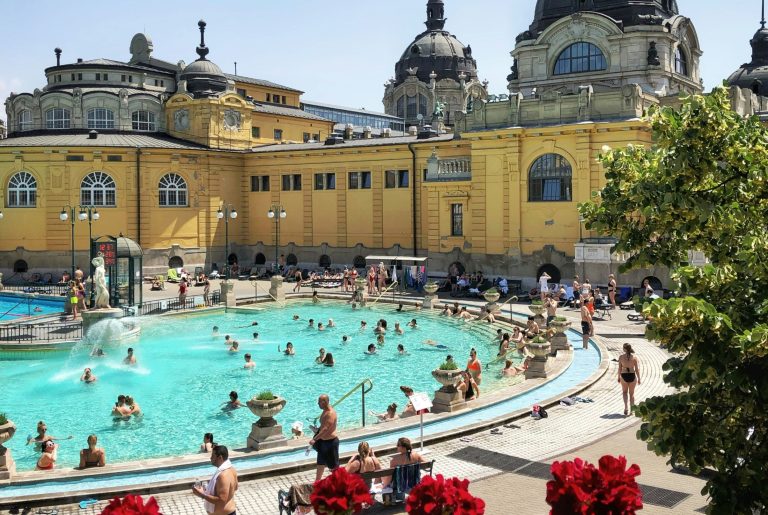 Új szabályozást vezetnek be a hazai gyógymedencéknél