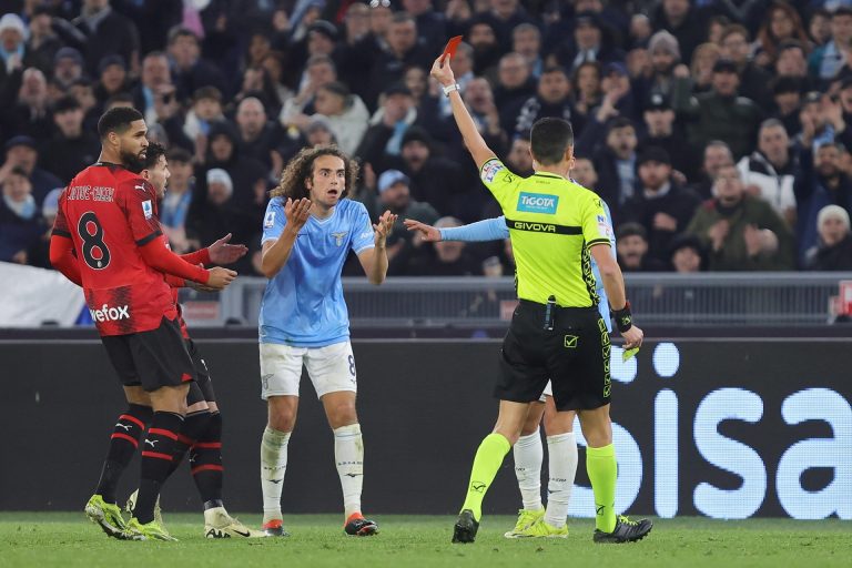 Balhé volt az AC Milan meccsén három Lazio-játékost is kiállítottak (videó)