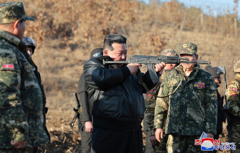 Fokozott háborús készületeket rendelt el Észak-Korea vezére, Kim Dzsong Un
