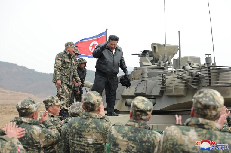 Észak-Korea szerint Kim Dzsong Un reális felkészülést sürget a harcra