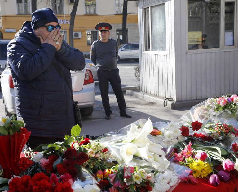 Rátámadt egy hős néző a moszkvai terrortámadás egyik terroristájára