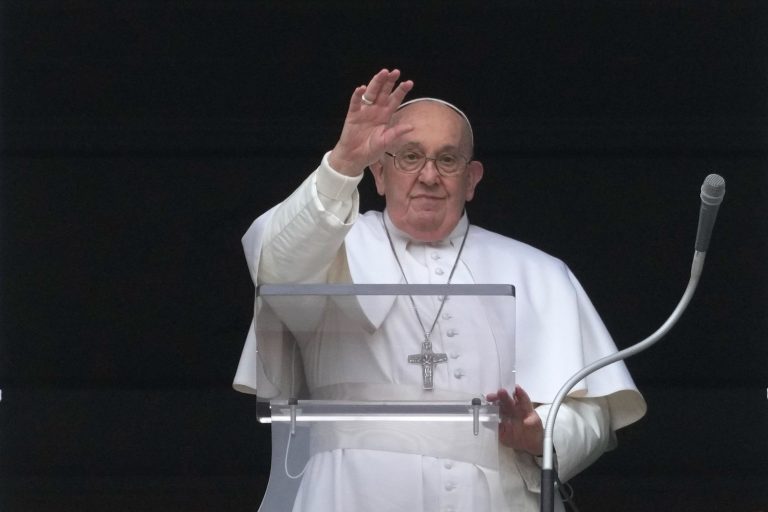Kiderült, Ferenc pápa eljátszott-e már a nyugdíjba vonulás gondolatával