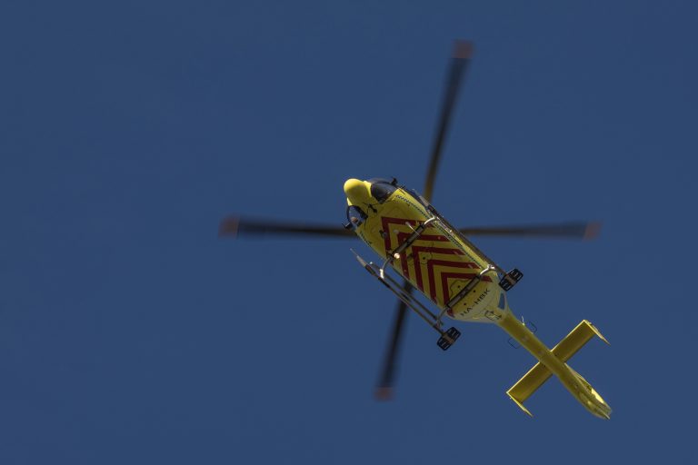 Mentőhelikoptert küldtek egy súlyos baleset miatt Kiskőrös és Páhi közé