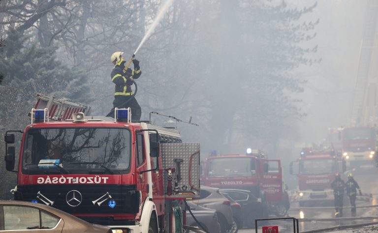 Drónfelvételen a lángokban állt Silvanus Hotel Visegrádról