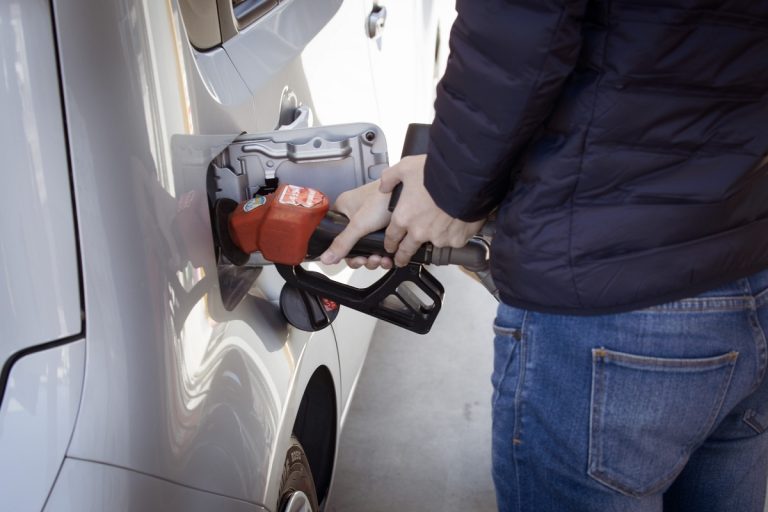 Szerdától lejjebb megy a benzin ára, a gázolajé viszont nem változik