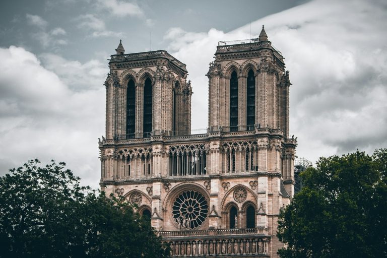 Notre-Dame-székesegyház: újabb előrelépés a helyreállítási munkálatokban