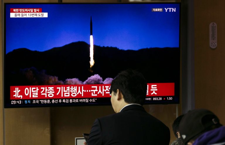 Észak-Korea nem áll le, újabb ballisztikus rakétakilövéssel üzent